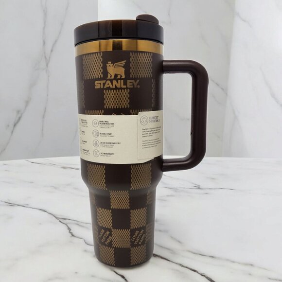 Stanley Quencher H2.0 Tumbler - Black and Gold - Picture 3 of 6